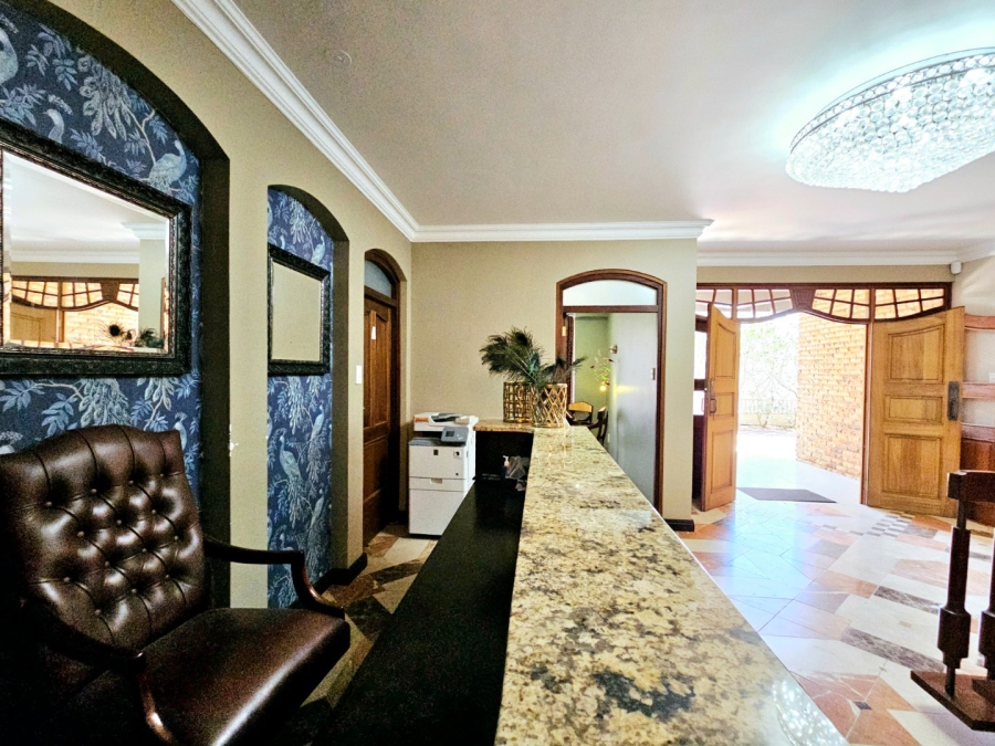 8 Bedroom Property for Sale in Waverley Free State